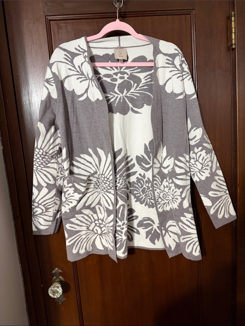 Sioni Gray and White Floral Open-Front Cardigan